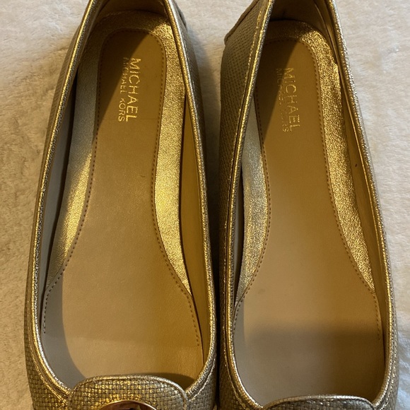 Nice! MK Moccasins/Flats. Gold Leather. VGUC Sz. 7M - Picture 9 of 13